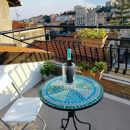 アパート Attico Romantico Con Terrazza - Palm Street, 104 - Free Wifi